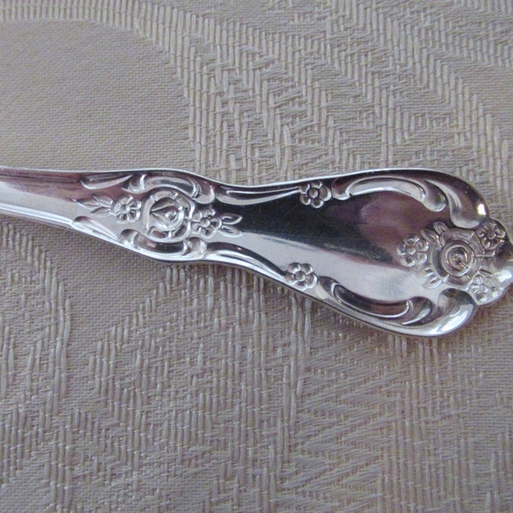 Wm. A Rogers Oneida LTD Silver Pie cutter/server - Picture 5 of 6